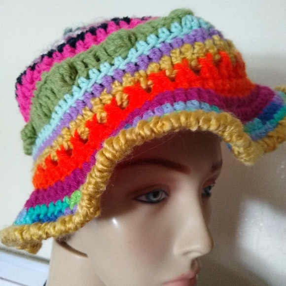 Bohemian bucket crochet hat - Picture 3 of 7